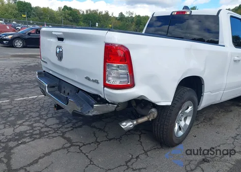 2021 Ram 1500 Big Horn 4X4 6'4 Box z USA, uszkodzony, nr VIN 1C6SRFBT7MN757888